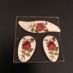 Clip on earrings and broche set